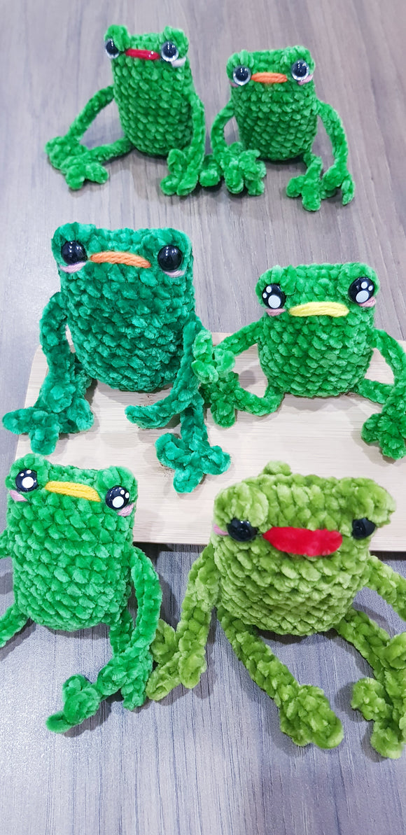 Amigurumi: Leggy Froggy (Ready Stock)