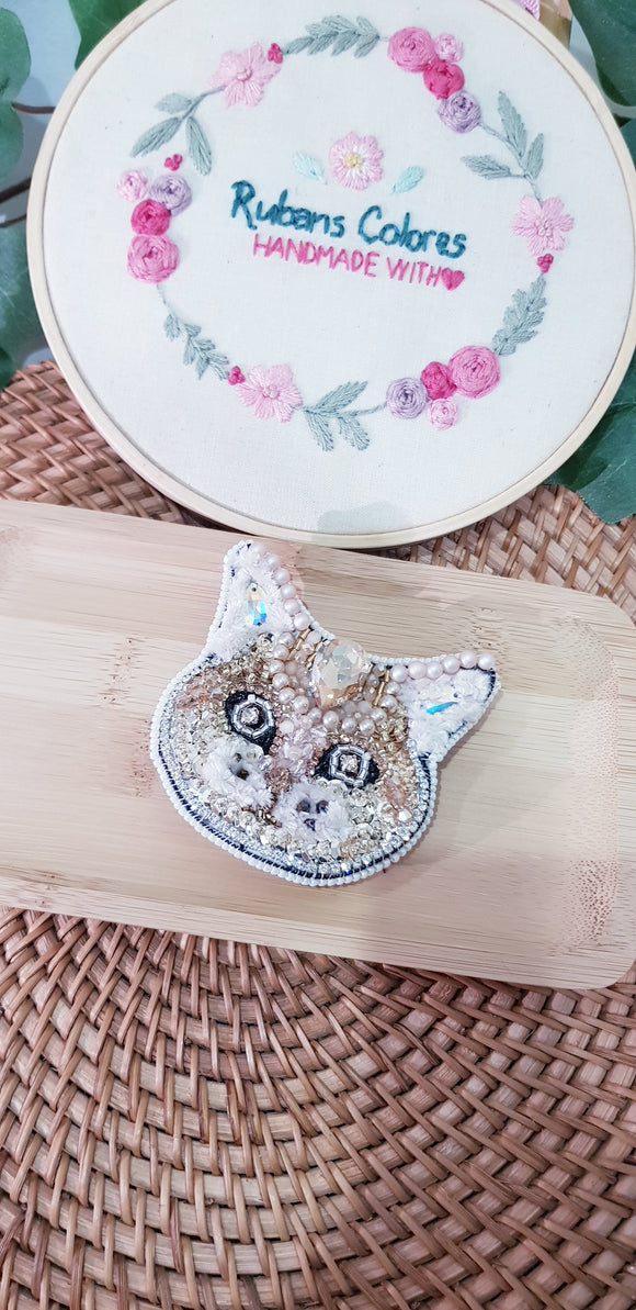 Brooch: Cat (Pre-order)